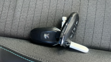 Peugeot 208 1.2 PureTech 100 Allure Premium 5dr Petrol Hatchback